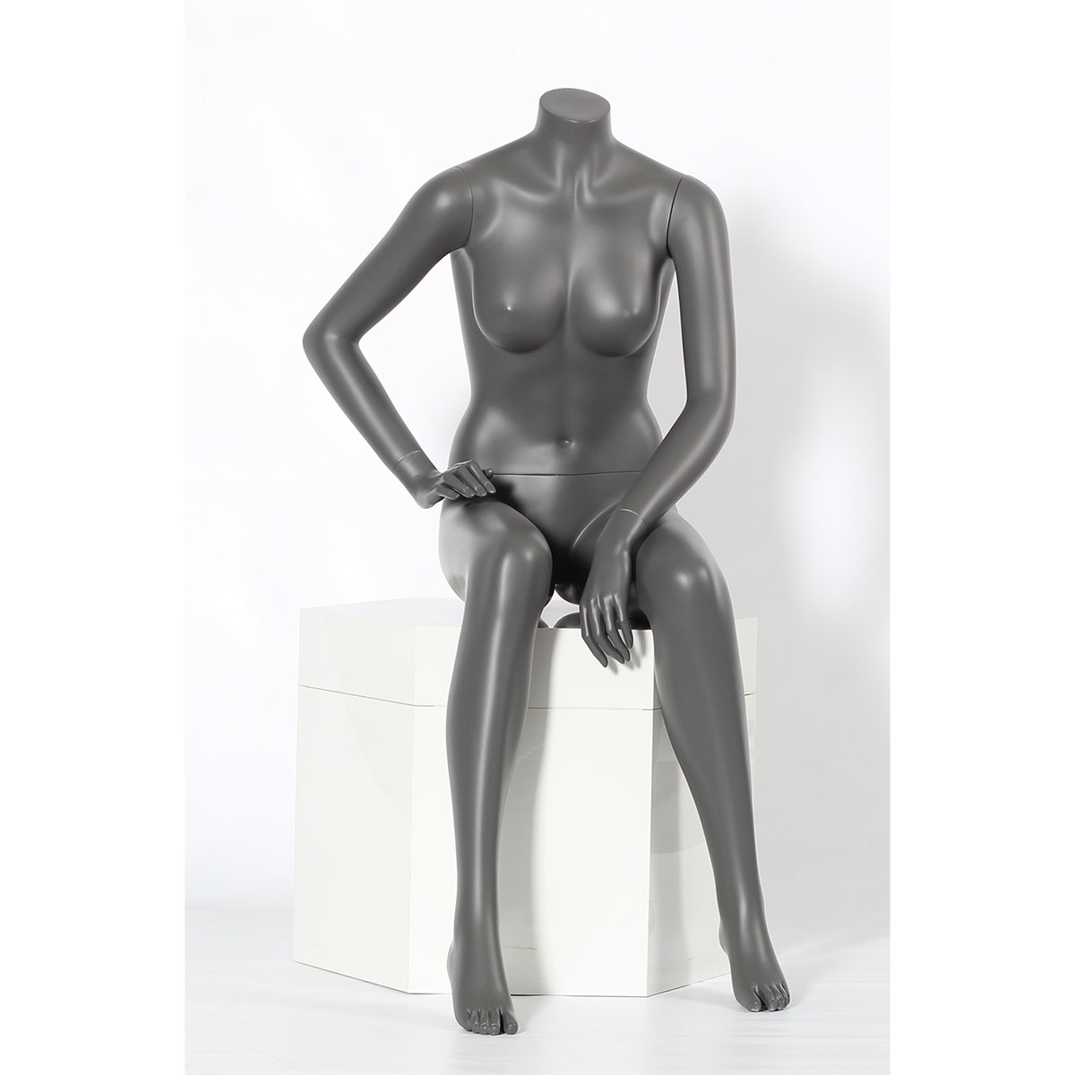 Sitzende Schaufensterpuppe headless Sitzende Schaufensterpuppe headless