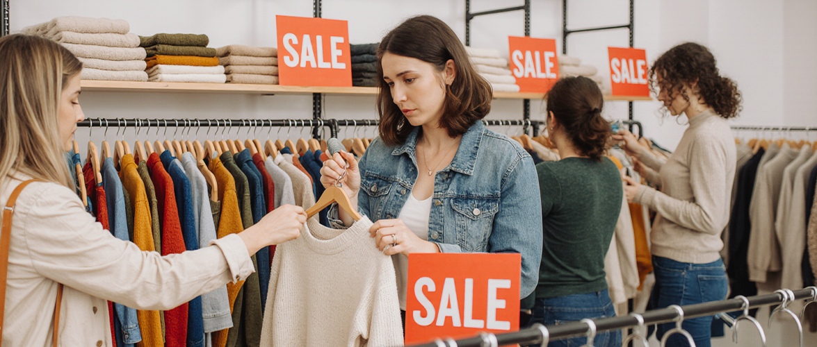 Soldes dans une boutique de mode