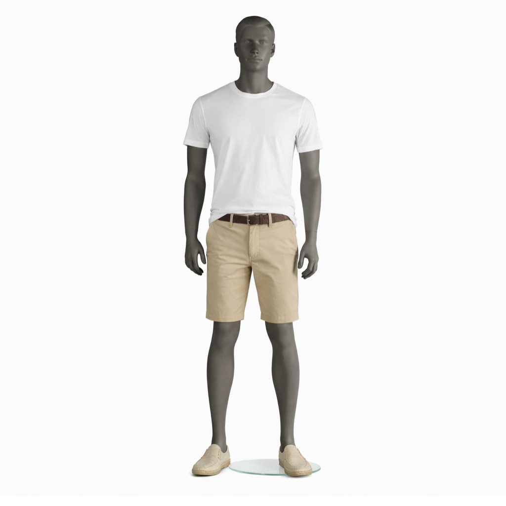 Männliche Schaufensterpuppe realistisch